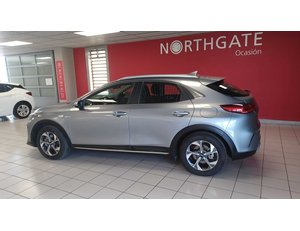 
										KIA CEED X1.6 MHEV 100KW DRIVE (136CV) TODOTERRENO full									