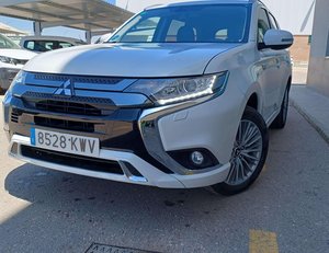 
										MITSUBISHI OUTLANDER 2.4 PHEV MOTION AUTO 4WD (240CV) full									