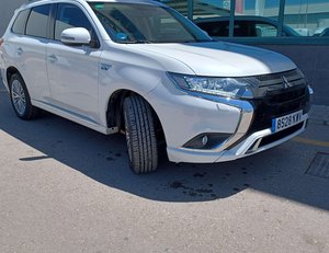 
										MITSUBISHI OUTLANDER 2.4 PHEV MOTION AUTO 4WD (240CV) full									