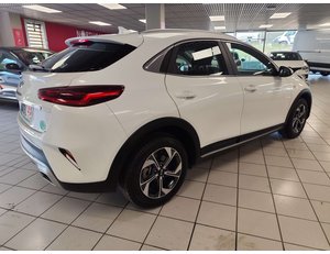 
										KIA CEED X1.6 MHEV 100KW DRIVE (136CV) TODOTERRENO full									