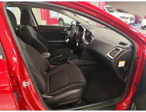 
										KIA CEED X1.6 MHEV 100KW DRIVE (136CV) TODOTERRENO full									