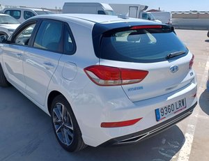 
										HYUNDAI I30 1.5 DPI KLASS SLX (110CV) BERLINA CON PORTÓN full									