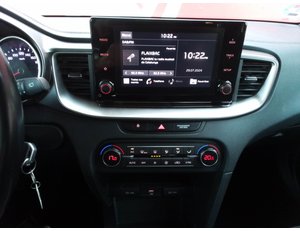 
										KIA CEED X1.6 MHEV 100KW DRIVE (136CV) TODOTERRENO full									