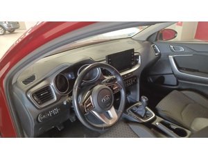
										KIA CEED X1.6 MHEV 100KW DRIVE (136CV) TODOTERRENO full									