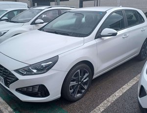 
										HYUNDAI I30 1.5 DPI KLASS SLX (110CV) BERLINA CON PORTÓN full									