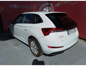 
										SKODA SCALA 1.0 TSI 81KW AMBITION (110CV) BERLINA CON PORTÓN full									