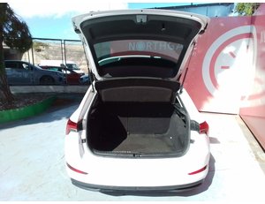 
										SKODA SCALA 1.0 TSI 81KW AMBITION (110CV) BERLINA CON PORTÓN full									