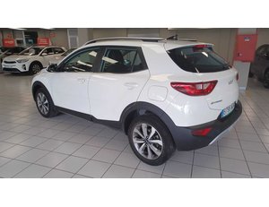 
										KIA STONIC 1.2 DPI DRIVE (84CV) TODOTERRENO full									