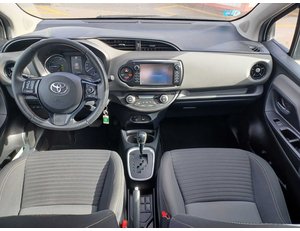 
										TOYOTA YARIS 1.5 VVT-I HYBRID ACTIVE AUTO (100CV) full									