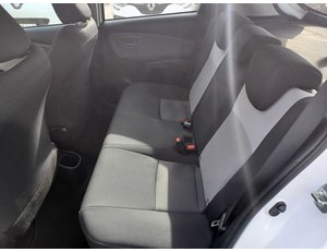 
										TOYOTA YARIS 1.5 VVT-I HYBRID ACTIVE AUTO (100CV) full									
