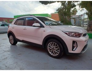 
										KIA STONIC 1.2 DPI CONCEPT (84CV) TODOTERRENO full									