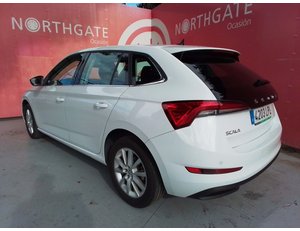 
										SKODA SCALA 1.0 TSI 81KW AMBITION (110CV) BERLINA CON PORTÓN full									