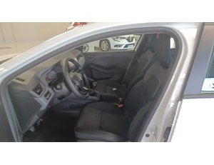 
										RENAULT CLIO 1.0 SCE 49KW BUSINESS (65CV) BERLINA CON PORTÓN full									