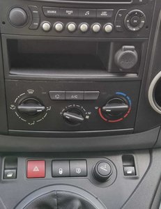 
										CITROEN BERLINGO 1.6 BLUEHDI 75 full									