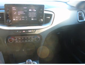 
										KIA CEED 1.0 T-GDI 74KW DRIVE (100CV) BERLINA CON PORTÓN full									