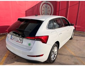 
										SKODA SCALA 1.0 TSI 81KW AMBITION (110CV) BERLINA CON PORTÓN full									