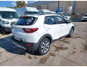 
										KIA STONIC 1.2 DPI CONCEPT (84CV) TODOTERRENO full									