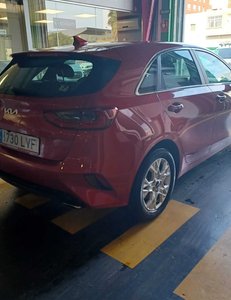 
										KIA CEED 1.0 T-GDI 74KW DRIVE (100CV) BERLINA CON PORTÓN full									