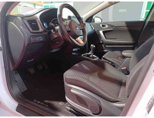 
										KIA CEED 1.0 T-GDI 74KW DRIVE (100CV) BERLINA CON PORTÓN full									