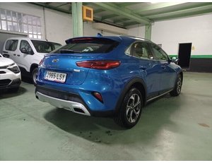 
										KIA XCEED 1.6 MHEV 100KW DRIVE (136CV) TODOTERRENO full									