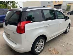 
										PEUGEOT 5008 STYLE 1.6 BLUEHDI 120 FAP full									