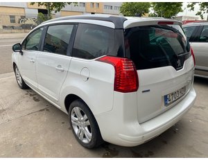 
										PEUGEOT 5008 STYLE 1.6 BLUEHDI 120 FAP full									