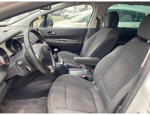 
										PEUGEOT 5008 STYLE 1.6 BLUEHDI 120 FAP full									