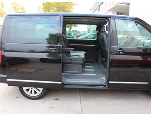 
										VOLKSWAGEN MULTIVAN 2.0 TDI 180CV HIGHLINE EDITION BMT full									