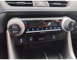 
										TOYOTA RAV4 RAV4 2.5L 220H LUXURY full									