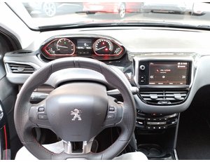 
										PEUGEOT 2008 GT LINE BLUE HDI 100CV full									