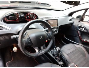 
										PEUGEOT 2008 GT LINE BLUE HDI 100CV full									
