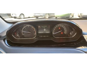 
										PEUGEOT 2008 GT LINE BLUE HDI 100CV full									