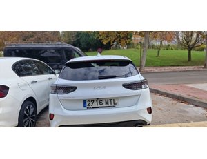 
										KIA CEED KIA CEED 1.0 TGDI TECH full									