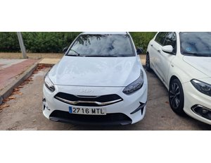 
										KIA CEED KIA CEED 1.0 TGDI TECH full									