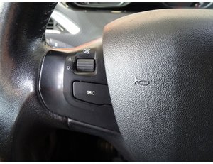 
										PEUGEOT 208 5P STYLE 1.2L PURETECH 60KW (82CV) full									