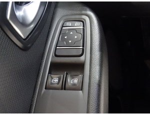 
										RENAULT CLIO LIMITED TCE 66KW (90CV) -18 full									