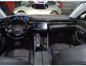 
										PEUGEOT 508 5P PSE HYBRID 360 E-EAT8 225CV full									