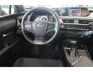 
										LEXUS UX 2.0 250H STYLE full									