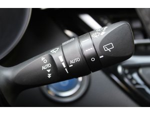 
										TOYOTA C-HR 1.8 125H ACTIVE full									