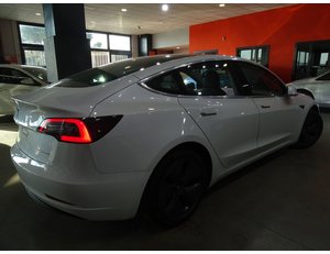 
										TESLA MODEL 3 RWD 440CV LONG RANGE 75KWH full									