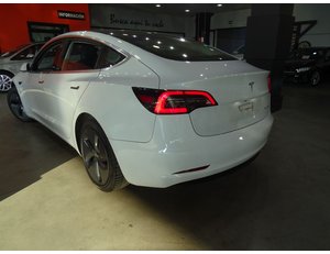 
										TESLA MODEL 3 RWD 440CV LONG RANGE 75KWH full									