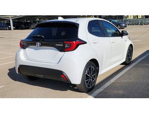 
										TOYOTA YARIS 1.5 120H STYLE full									
