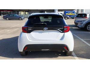 
										TOYOTA YARIS 1.5 120H STYLE full									