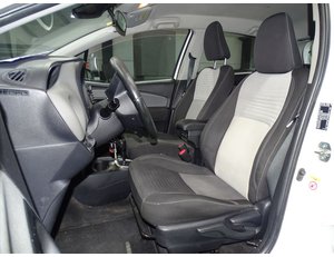 
										TOYOTA YARIS 1.5 HYBRID ACTIVE full									
