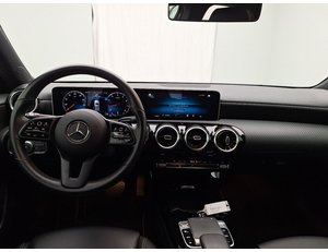 
										MERCEDES BENZ CLASE A MERCEDES A 200 full									
