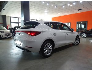 
										SEAT LEON 1.0 ETSI 81KW DSG-7 S&S STYLE full									