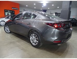 
										MAZDA 3 1.8 SKYACTIV-D ORIGIN full									