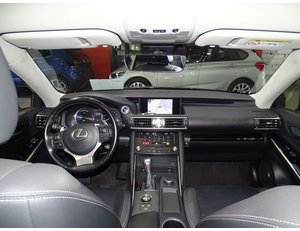 
										LEXUS IS 2.5 300H EXECUTIVE full									