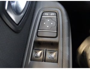 
										RENAULT CLIO LIMITED TCE 66KW (90CV) -18 full									