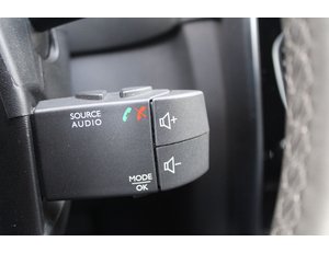 
										RENAULT CLIO LIMITED TCE 66KW (90CV) -18 full									